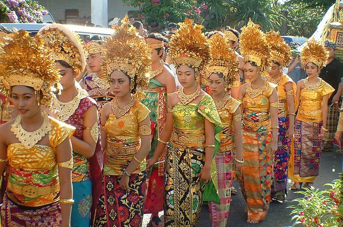 Yuk Lakukan Berbagai Hal Ini Untuk Menjaga Warisan Budaya Kita Agar Tidak Lekang Ditelan Zaman Semua Halaman Bobo