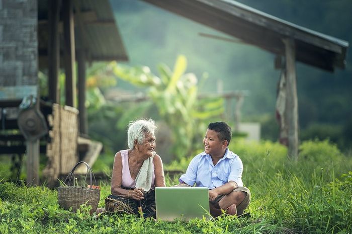 Norma merupakan peraturan yang dibuat masyarakat untuk mengatur kehidupannya.
