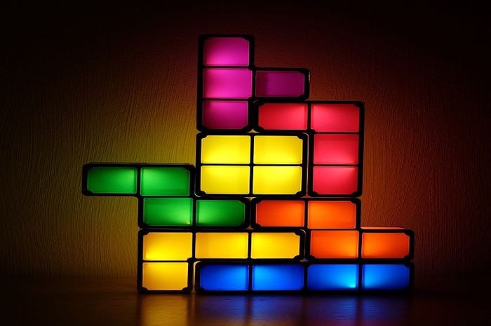 Permainan pertama mobile yang muncul di dunia adalah tetris.