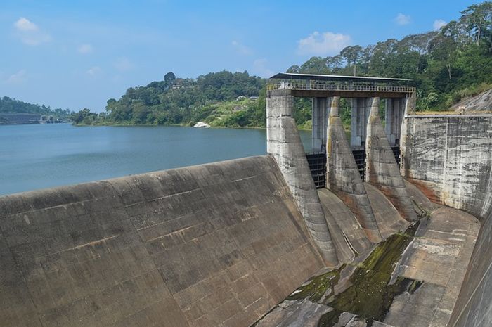 Pembangkit Listrik Tenaga Air memiliki ragam funsi dan lokasinya ada di banyak tempat.