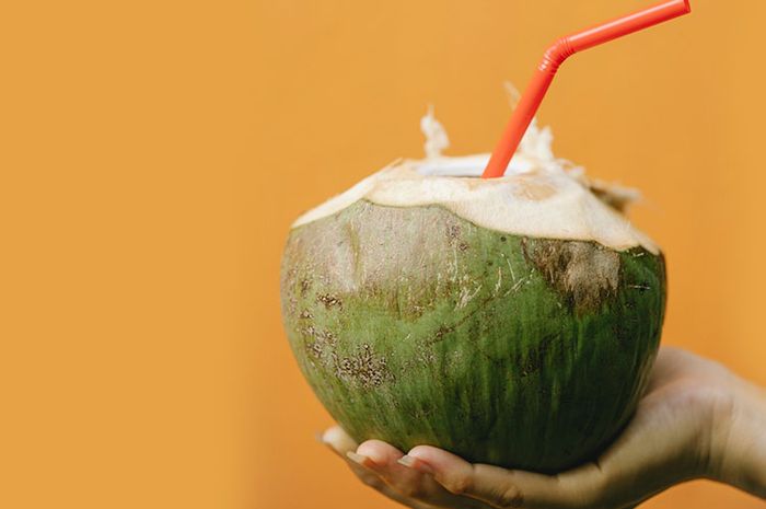 Cara Merawat Kencing Manis Dengan Minum Air Kelapa