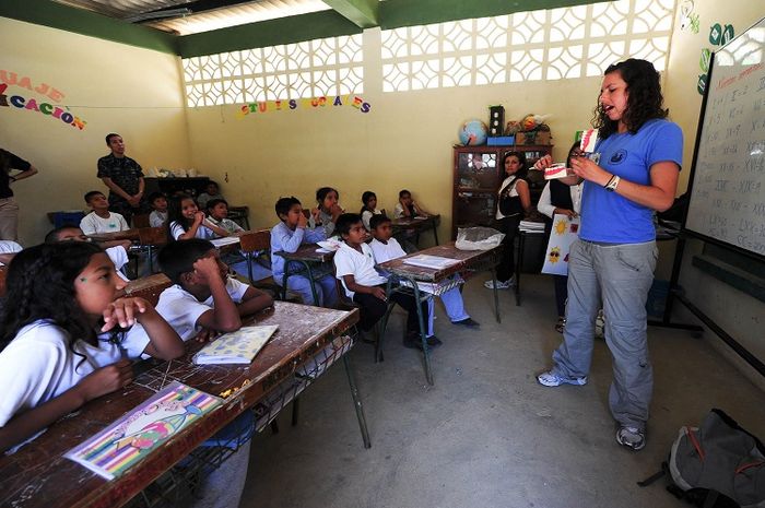 Sosiologi mempelajari ilmu tentang manusia atau masyarakat. 