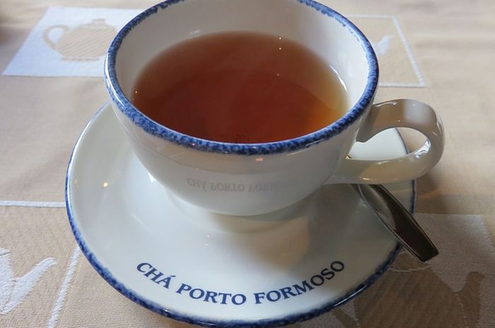 Minum wedang jahe dapat membuat tubuh kita menjadi hangat dan segar.