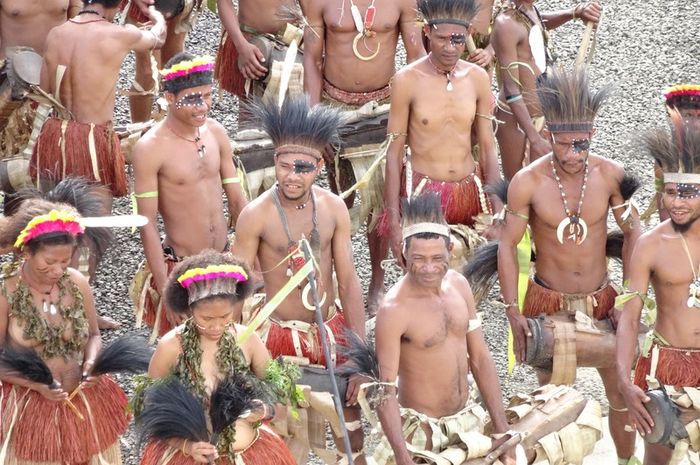 Dengan persatuan, Indonesia akan menjadi masyarakat yang sejahtera.
