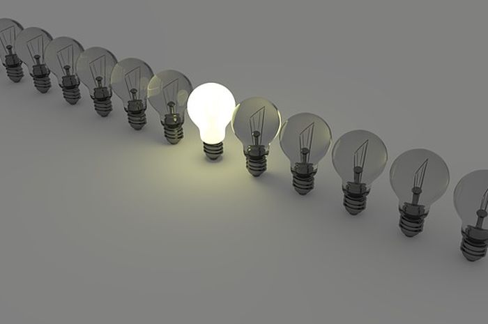 Lampu memberikan banyak manfaat pada kehidupan manusia.
