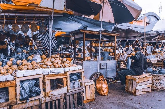 Penjual dan pembeli pada pasar persaingan sempurna sangat banyak.