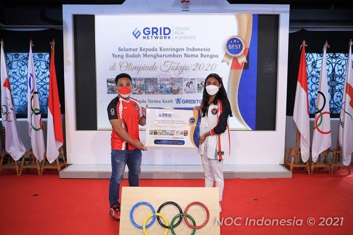 Pemberian penghargaan dari Grid Network - Kompas Gramedia kepada kontingen Indonesia di Olimpiade Tokto 2020.