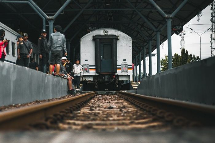 Berikut yang tidak termasuk tindakan yang dapat dilakukan untuk mengatasi terjadinya pelanggaran ham