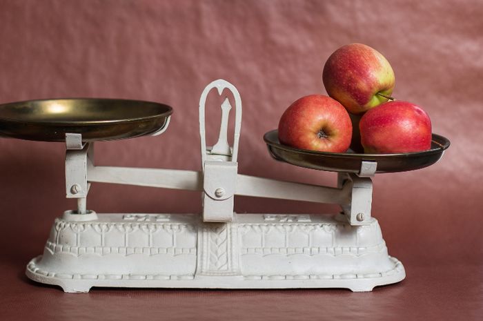 Kilogram dan gram adalah contoh satuan berat.