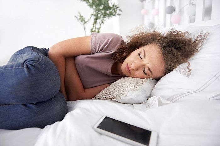 Menstruasi dialami perempuan dewasa setiap satu bulan sekali.