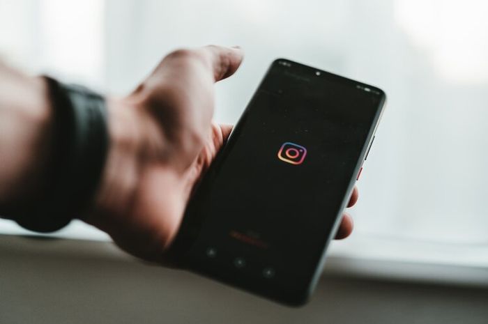 Kita dapat copy link url instagram kita dan bagikan dengan mudah ke sesama pengguna Instagram.
