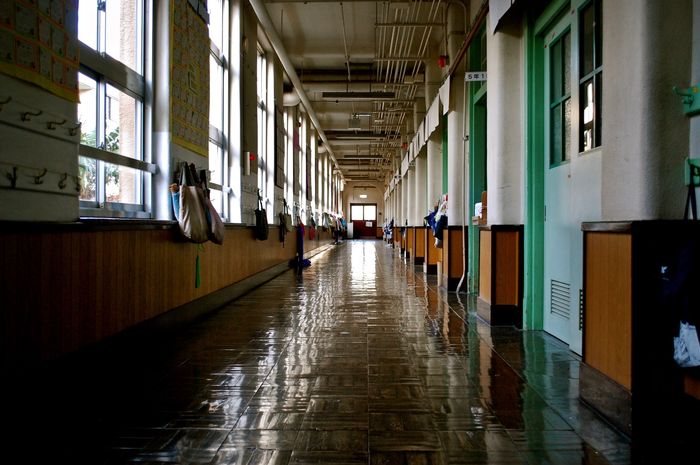 Pertanyaan tentang sekolah dalam bahasa Inggris disebut dengan question about school.
