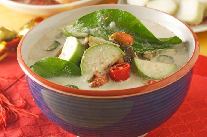 Sayur lodeh jawa adalah salah satu sayur santan favorit banyak orang Indonesia.