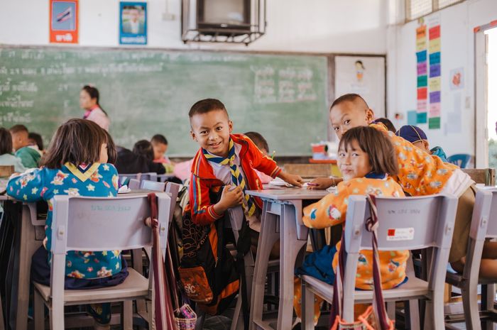 Salah satu materi bahasa Inggris kelas XI adalah tentang undangan atau invitation.