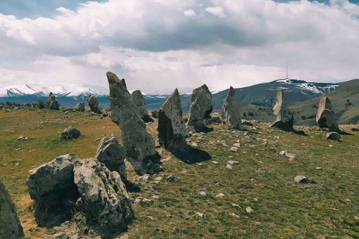 Karahunj adalah sebuah desa di Kotamadya Goris di Provinsi Syunik di Armenia.