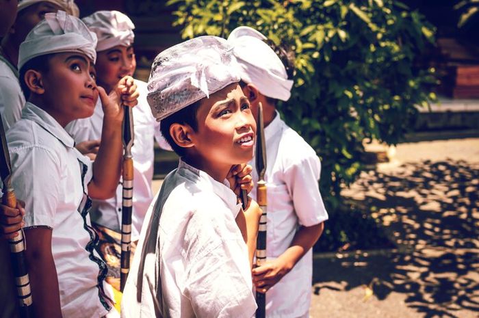 Salah satu faktor penyeban adanya perubahan sosial budaya dikarenakan budaya lain.