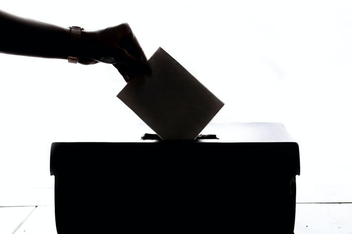 Pemilihan umum dalam bahasa Inggris disebut dengan general election.