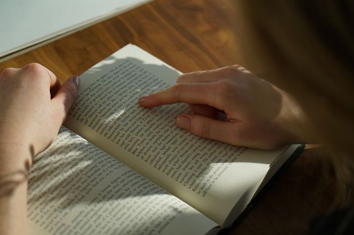 Membaca dan memahami isi teks bacaan 'Peningkatan Kesejahteraan Warga Mlatibaru, Semarang'.