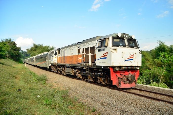 Ada beberapa syarat atau ketentuan calon penumpang kereta api anak dan remaja selama Nataru.