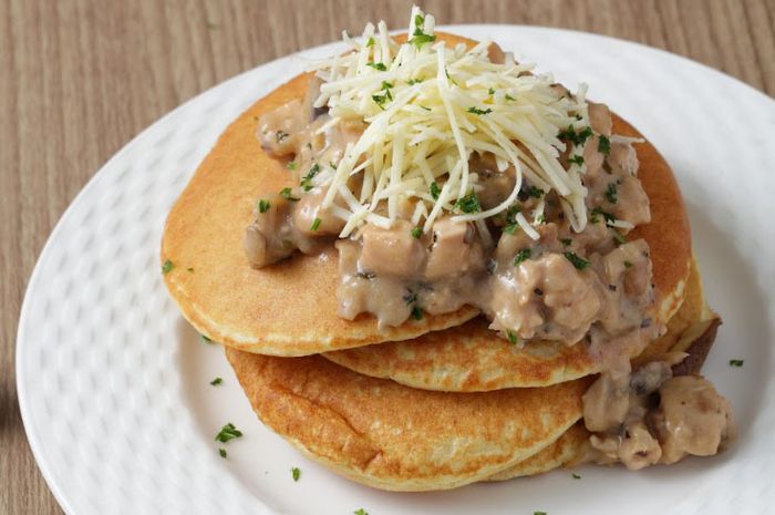 Resep Pancake Kentang Saus Carbonara bisa jadi pilihan menu sarapan yang sehat dan lezat.