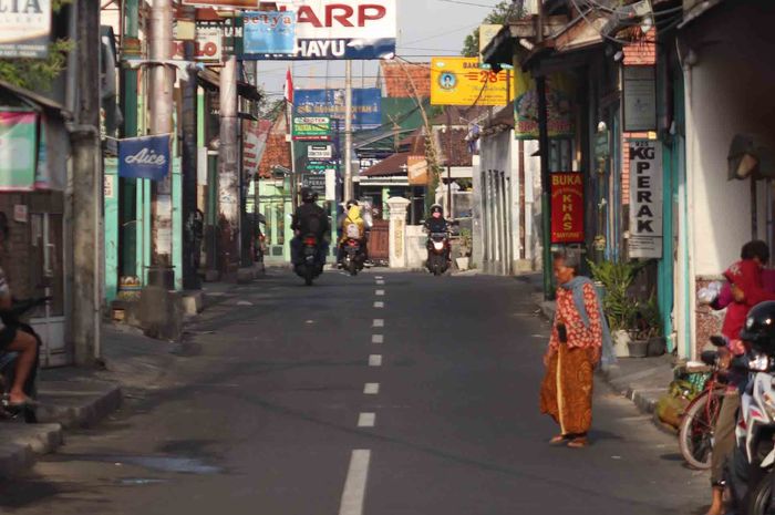 Kota terkecil di Indonesia adalah Kota Sibolga dengan luas kurang dari 11 kilometer persegi.