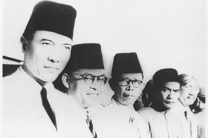 Putera adalah singkatan dari Pusat Tenaga Rakyat ialah sebuah organisasi yang dibentuk oleh pemerintah pendudukan Jepang di Indonesia pada tahun 1943.