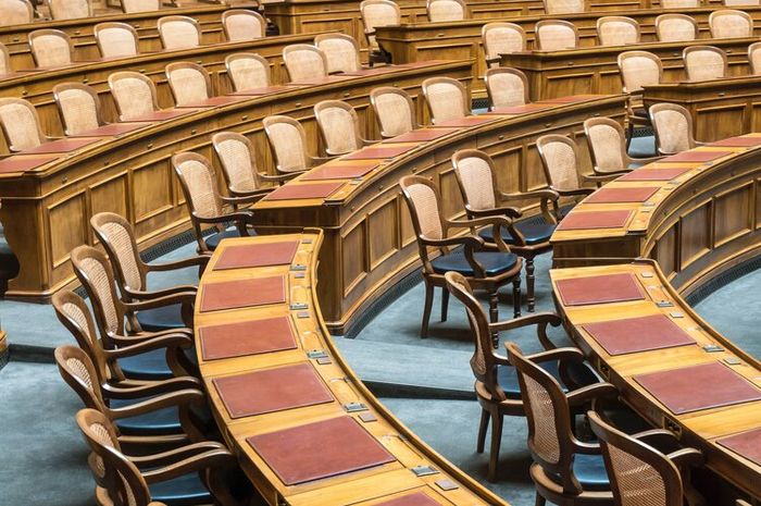 Jurusan Ilmu Politik banyak mempelajari lebih dalam ilmu sosial dan juga politik.