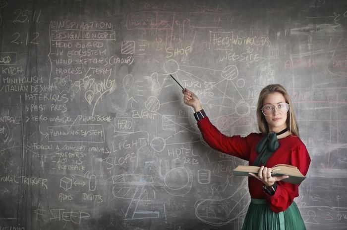 Tak hanya menjadi guru, terdapat prospek kerja lain lulusan jurusan Pendidikan Bahasa Inggris.