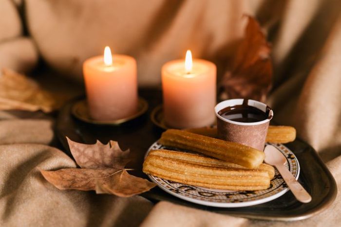 Churros adalah camilan khas Spanyol.
