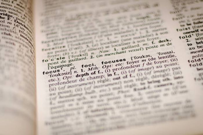 Salah satu kata kerja yang daapt dijadikan phrasal verb adalah make.