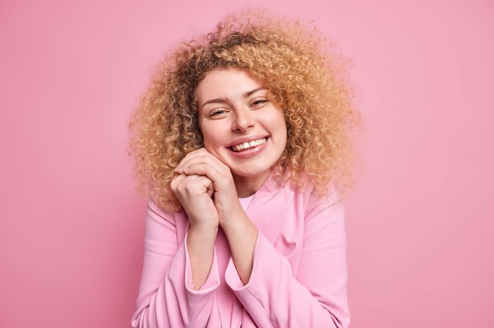 Pujian dalam bahasa Inggris disebut dengan compliment.