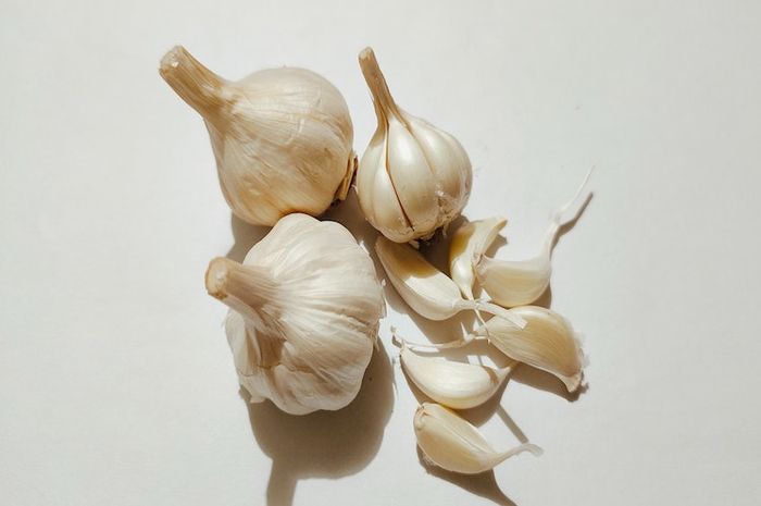 Kulit manusia bisa menyerap bau bawang.