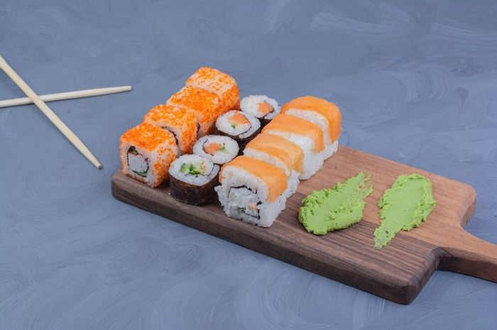 Wasabi adalah pasta hijau yang biasanya disajikan dalam beberapa jenis hidangan Jepang seperti sushi.