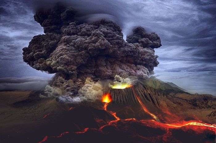 Gunung berapi meletus disebabkan oleh beberapa faktor yang menyebabkan magma terdorong keluar dari gunung berapi.