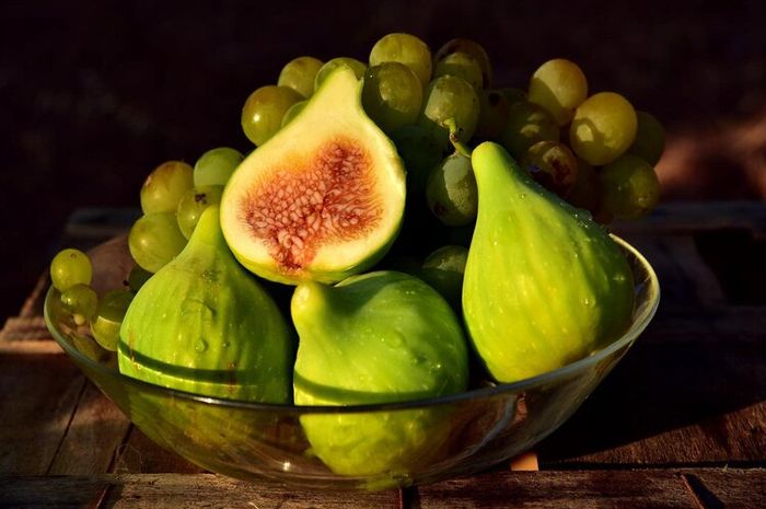 Buah tin memiliki rasa manis dan segar.