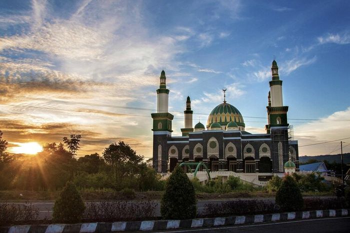 Masjid merupakan tempat ibadah masyarakat penganut agama Islam.