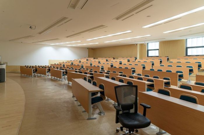 Universitas Indonesia masih membuka jalur SIMAK UI dan jalur prestasi.