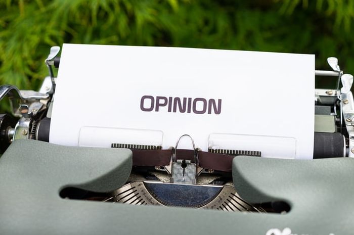 Dalam bahasa Indonesia, op-ed biasa disebut dengan opini editorial atau rubrik opini.