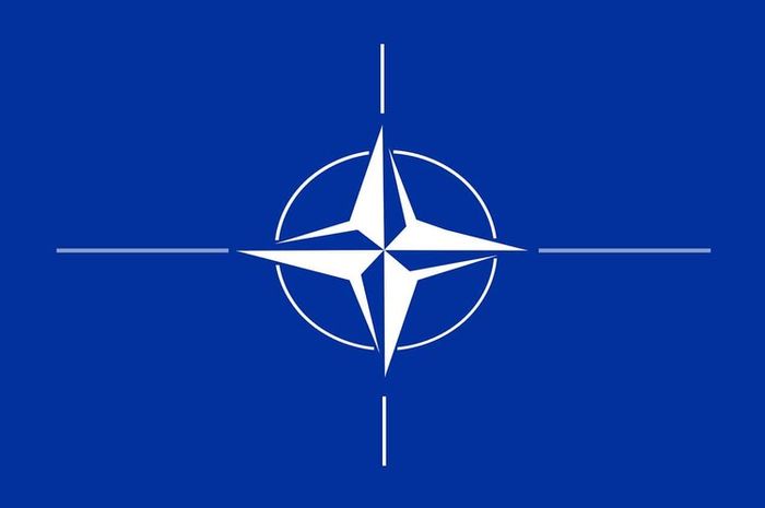 Lambang organisasi NATO atau North Atlantic Treaty Organization.