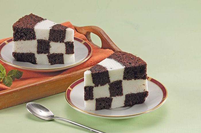 Menggabungkan dua bahan cake dan puding, kelezatan Domino Puding Cake ini bisa bikin ketagihan.
