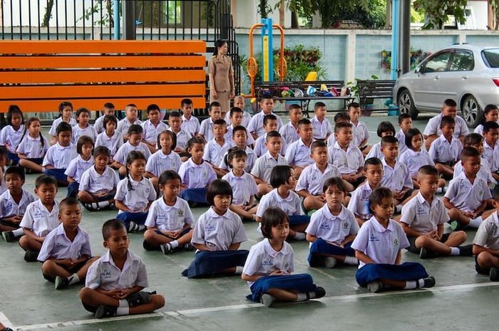 Siswa memiliki sejumlah hak berdasarkan PP Nomor 28 Tahun 1990.
