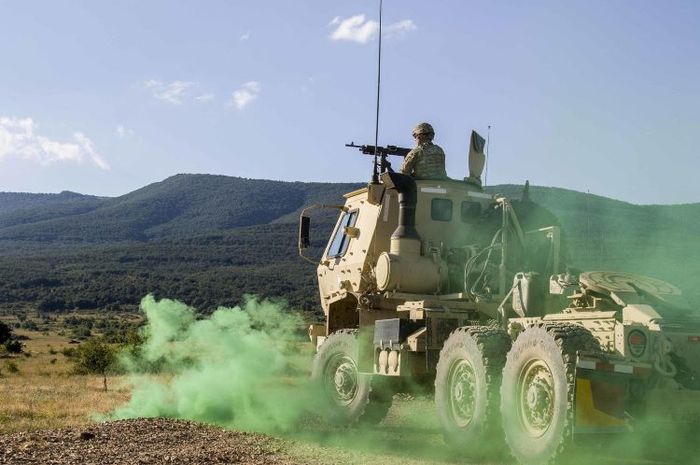 Jepang melatih para pemuda Indonesia beragam keterampilan militer dan kedisiplinan.