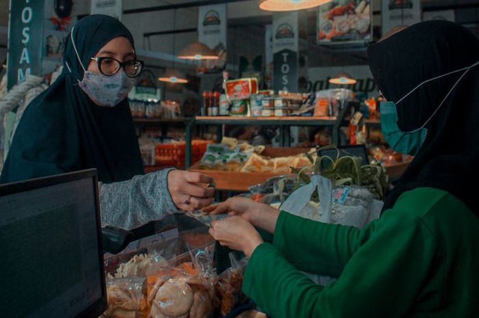 'Berapa' dalam bahasa Sunda disebut dengan 'Sabaraha'.