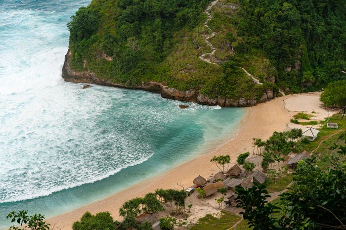 Bentang Alam Kepulauan Nusa Tenggara Secara Umum, Materi Kelas 5 SD Tema 1 - Semua Halaman - Bobo