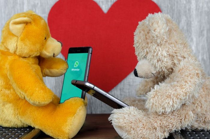 Untuk membuat chat WhatsApp menjadi lebih menarik, ada trik untuk menyimpan stiker yang bisa dicoba.
