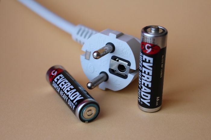 Energi potensial bisa dimanfaatkan oleh manusia dengan cara transformasi energi.
