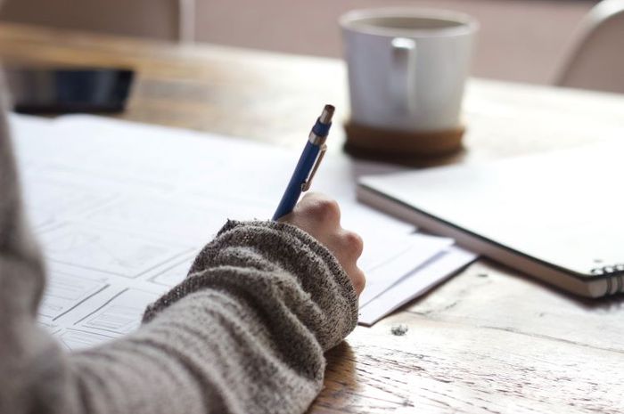 Contoh kalimat menggunakan don't dan doesn't dalam bahasa Inggris