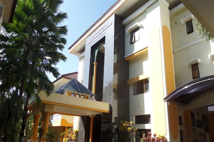 MAN 2 Kota Malang menjadi salah satu dari daftar lima belas SMA terbaik di Jawa Timur versi LTMPT berdasarkan UTBK 2022.