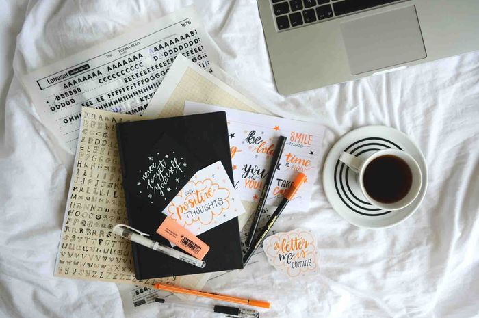 Terdapat soal grammar test dalam buku Bahasa Inggris kelas X Chapter 15 materi 'You've got a friend'.