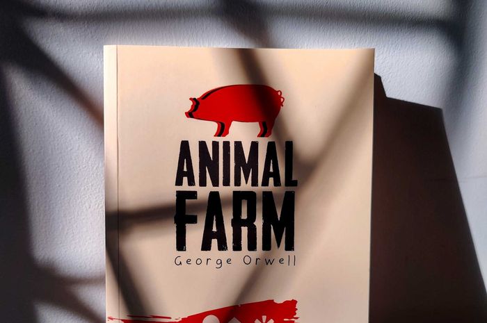 Terdapat soal pemahaman teks 'Animal Farm' pada buku Bahasa Inggris Kurikulum Merdeka kelas XI (SMA) Unit 3 halaman 87-88, materi 'Fantasy'.